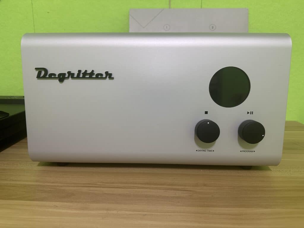 店內的 Degritter 黑膠唱片清洗機